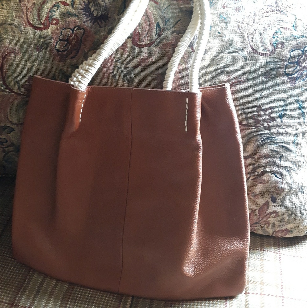 🌺CAPACCIOLI PEBBLED LEATHER Handbag